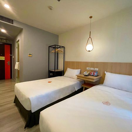 Go Hotels Plus Mandaluyong Exteriér fotografie