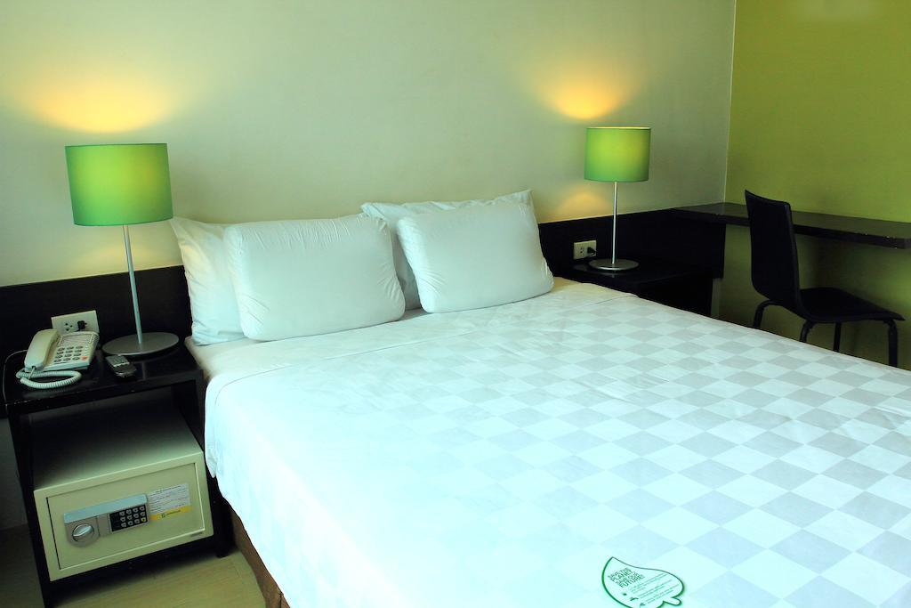 Go Hotels Plus Mandaluyong Pokoj fotografie