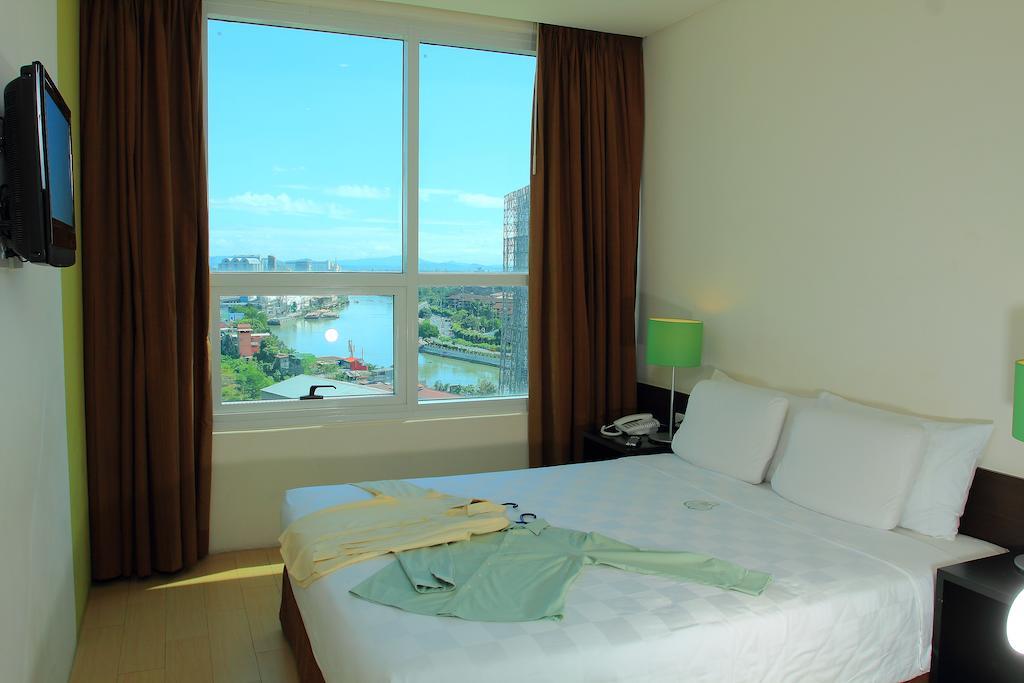 Go Hotels Plus Mandaluyong Pokoj fotografie