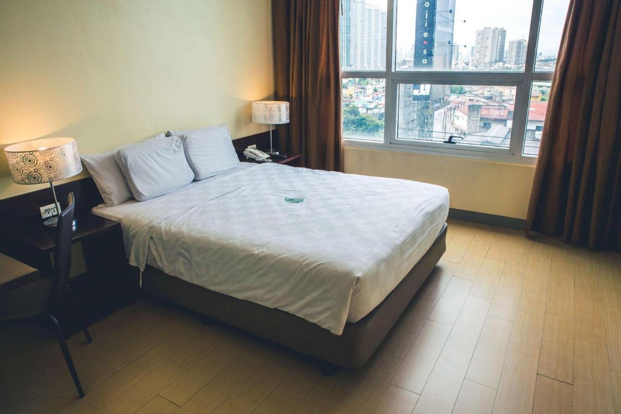 Go Hotels Plus Mandaluyong Exteriér fotografie