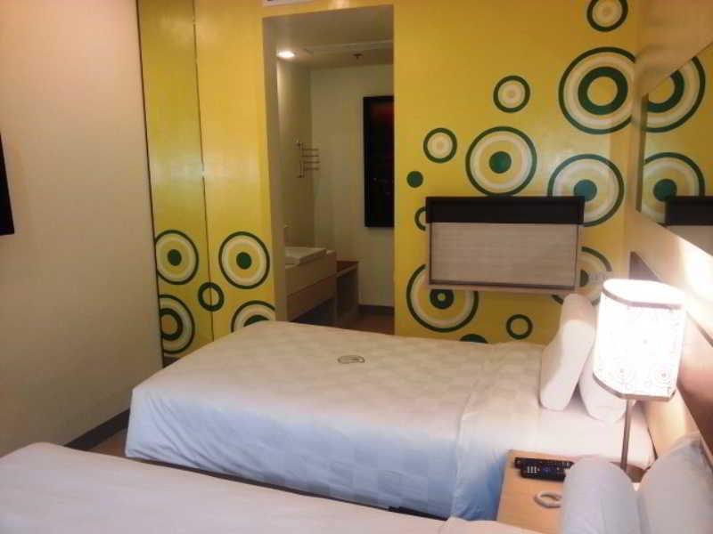 Go Hotels Plus Mandaluyong Exteriér fotografie