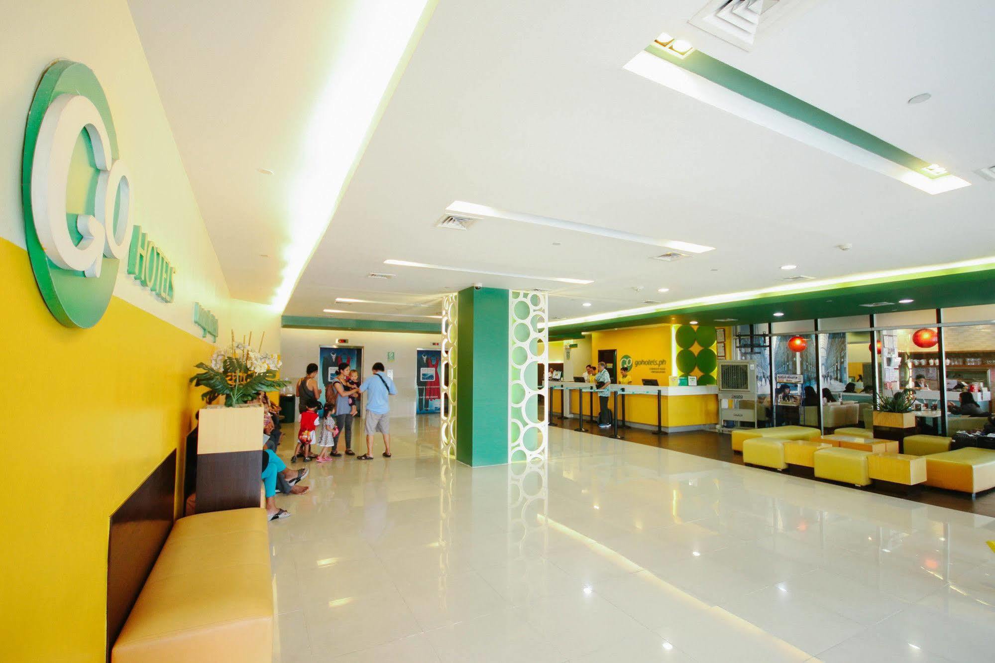 Go Hotels Plus Mandaluyong Exteriér fotografie