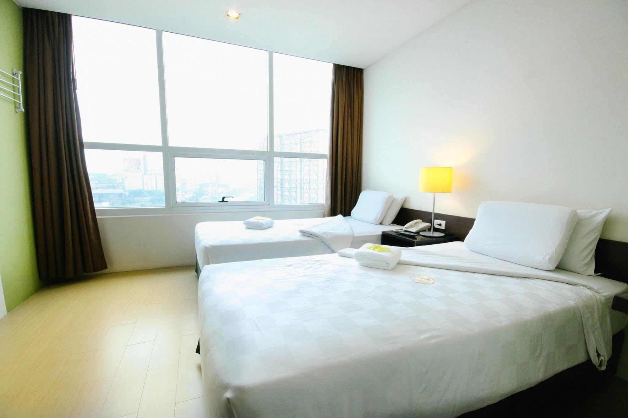 Go Hotels Plus Mandaluyong Exteriér fotografie